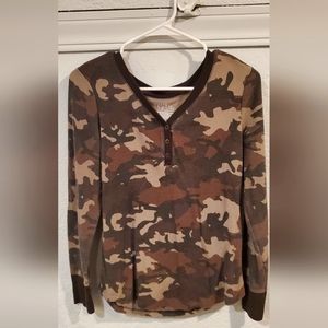 Camo waffle weave long sleeve shirt